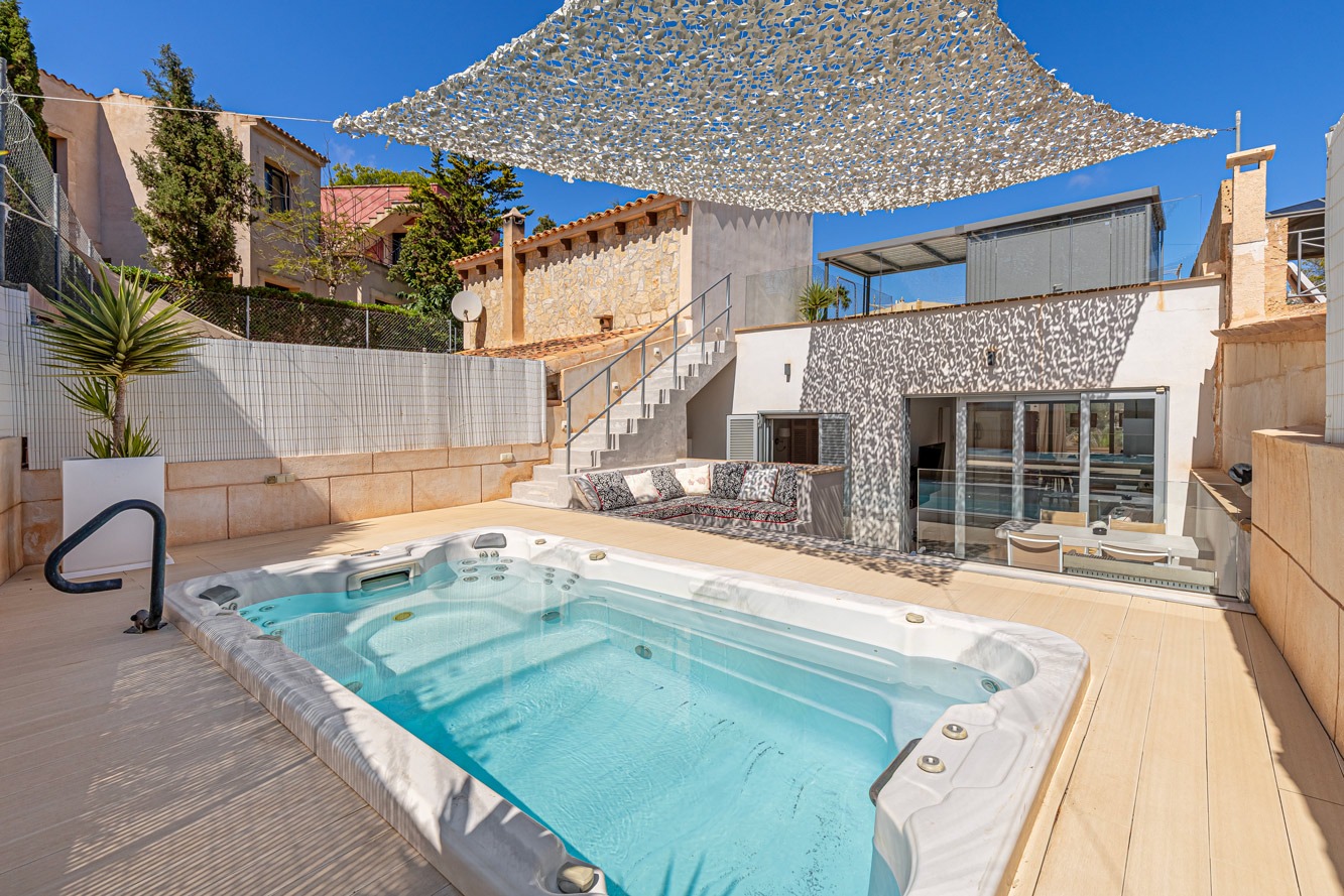 Stadthaus, Cala Llombards