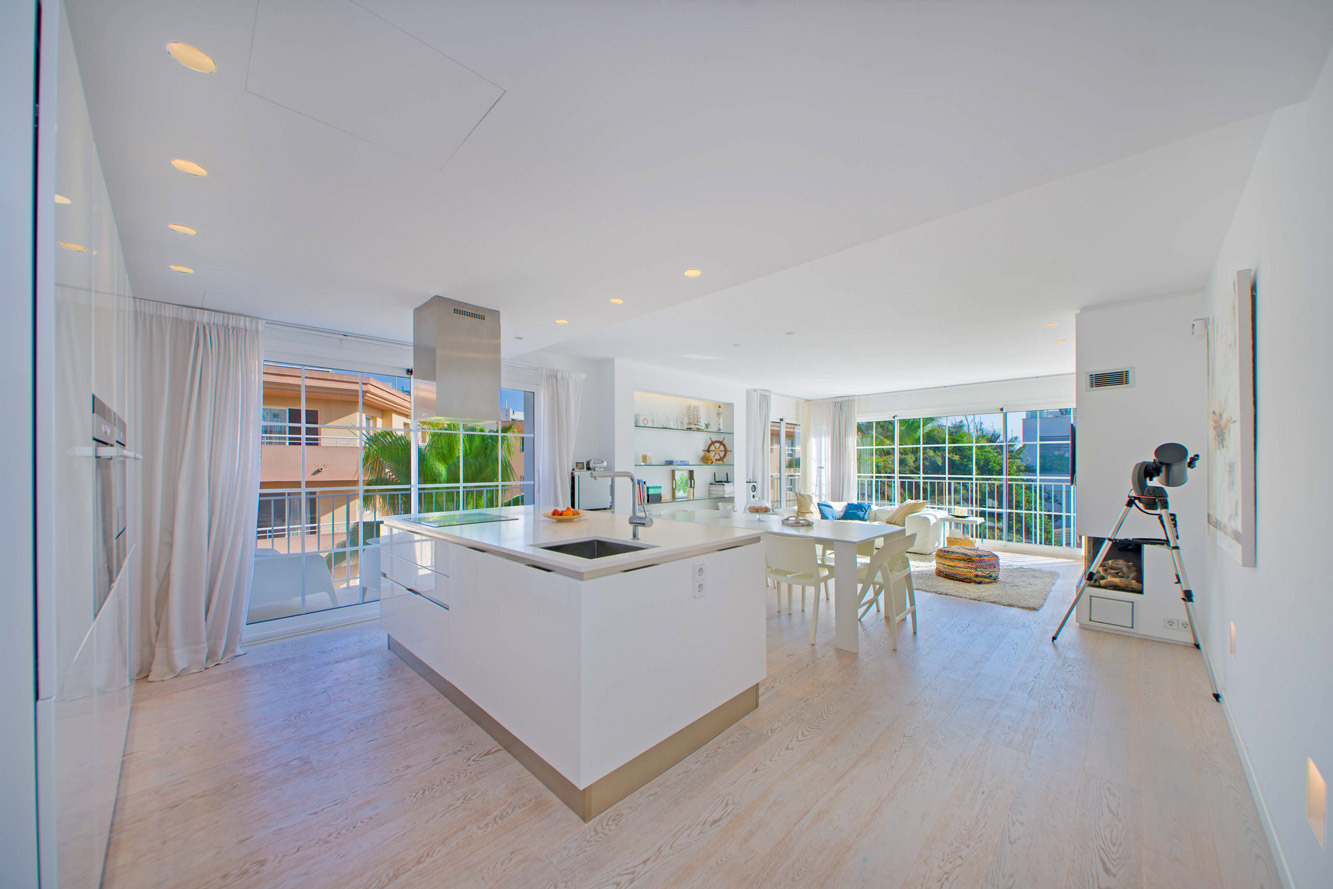 Penthouse, Porto Cristo