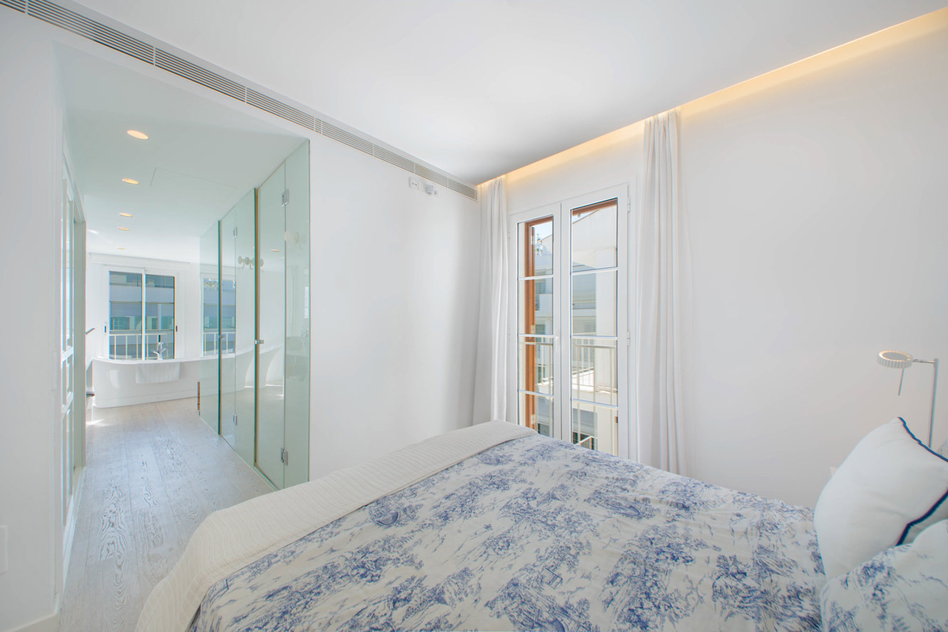 Penthouse, Porto Cristo