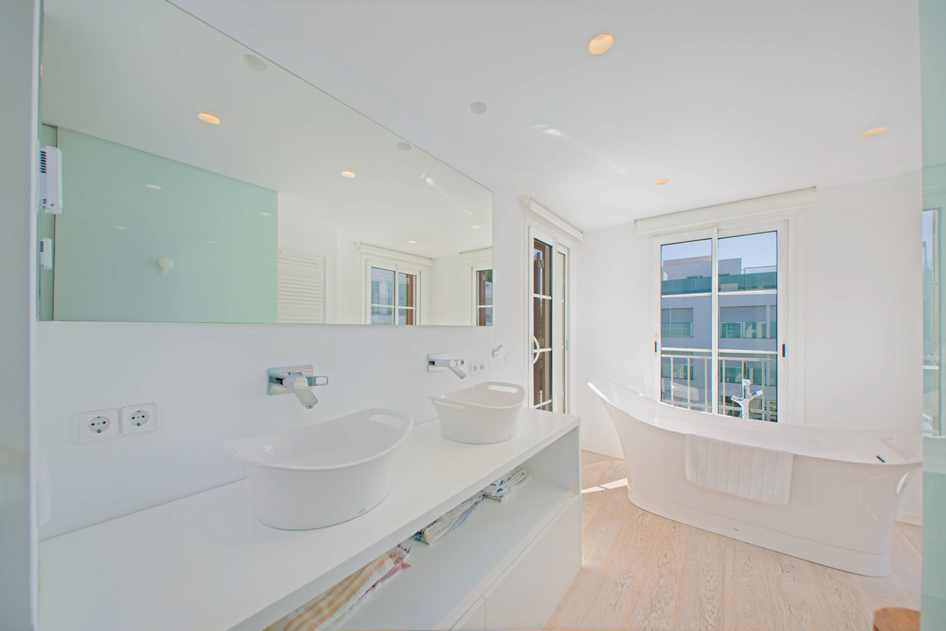 Penthouse, Porto Cristo