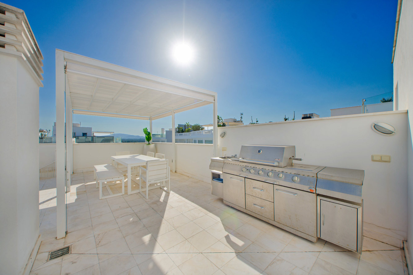 Penthouse, Porto Cristo