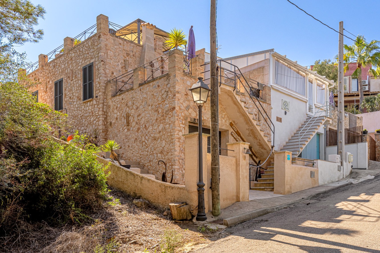 Stadthaus, Cala Llombards