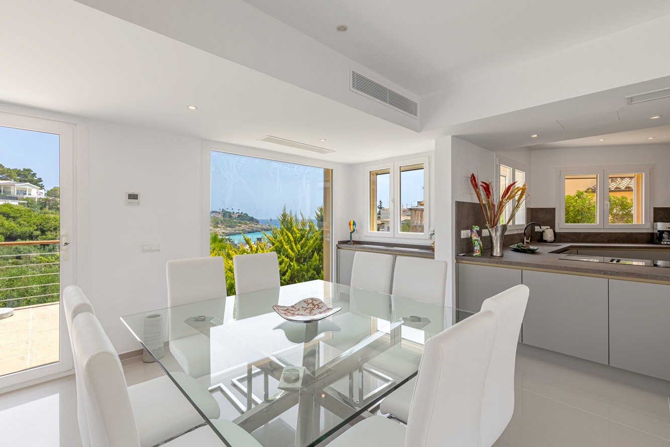 Villa, Cala Mendia