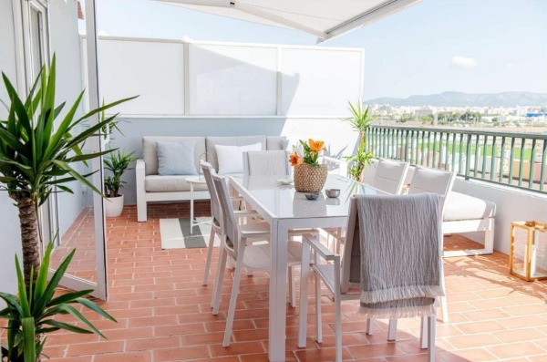 Penthouse mit großer privater Dachterrasse nah am Meer in El Molinar