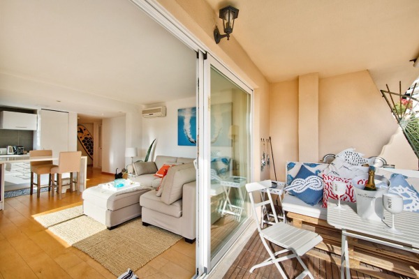 Helles, möbliertes Apartment in Strandnähe zur Langzeitmiete