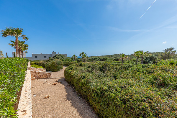 Großes Baugrundstück in 2. Meereslinie mit Blick über die Küste Bild 2