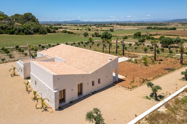 Neugebaute Finca mit herrlichem Blick in die Natur in Son Macia / Südosten Bild 2