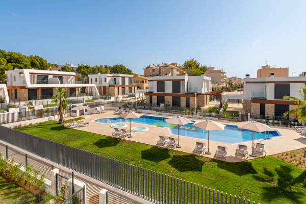 Neugebaute Doppelhaushälften mit privatem Pool und Garten in Cala Ratjada Bild 12