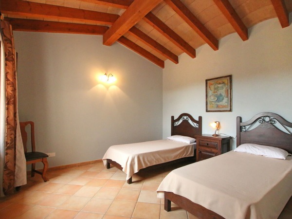 Großzügige Finca mit Pool und Ferienvermietlizenz in Son Carrio Bild 10