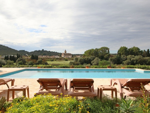 Großzügige Finca mit Pool und Ferienvermietlizenz in Son Carrio Bild 12