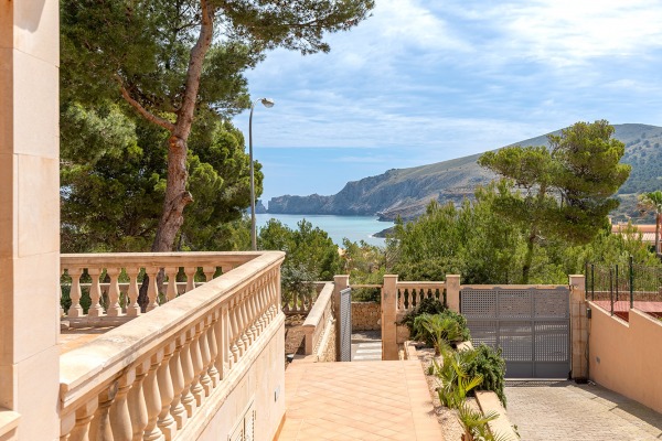 Villa mit Meerblick fußläufig zum Sandstrand in Cala Mesquida Bild 4