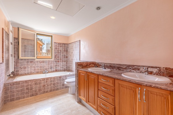 Villa mit Meerblick fußläufig zum Sandstrand in Cala Mesquida Bild 10