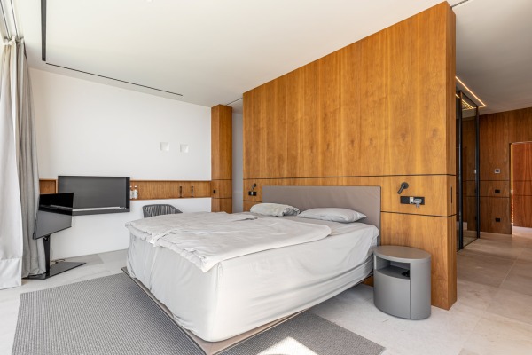 Spektakuläre, nahezu neue Luxusvilla in 1. Meereslinie in Puig de Ros Bild 12