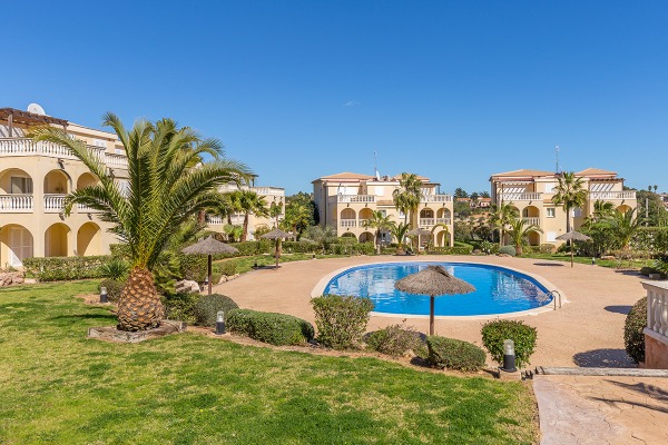Schönes Apartment mit Ferienvermietlizenz in Cala Anguila in Meeresnähe