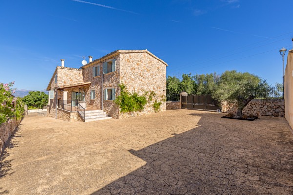 Traditionelle Villa mit modernem Komfort und Rundumblick in Sineu Bild 2