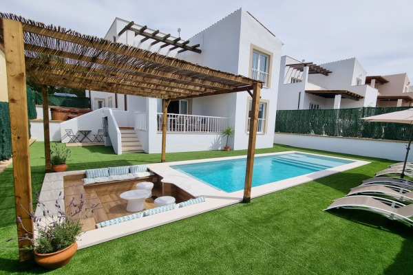 Mediterrane Villa mit Pool und Ferienvermietlizenz in Cala Murada
