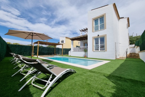 Mediterrane Villa mit Pool und Ferienvermietlizenz in Cala Murada Bild 2