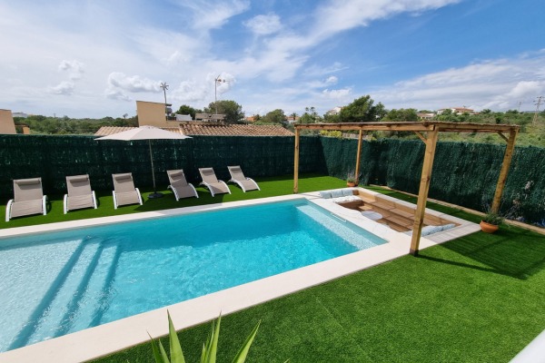 Mediterrane Villa mit Pool und Ferienvermietlizenz in Cala Murada Bild 4