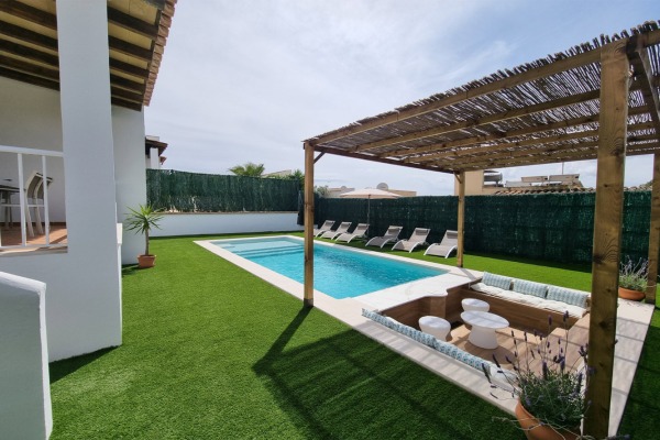 Mediterrane Villa mit Pool und Ferienvermietlizenz in Cala Murada Bild 5