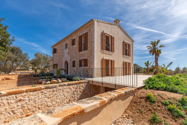 Luxuriöse Neubaufinca mit Pool nahe Santanyi Bild 3