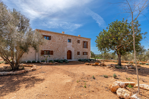 Luxuriöse Neubaufinca mit Pool nahe Santanyi Bild 12