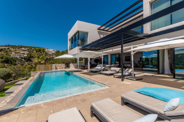 Luxus-Villenanwesen in exklusivster Lage mit spektakulärer Aussicht Bild 5