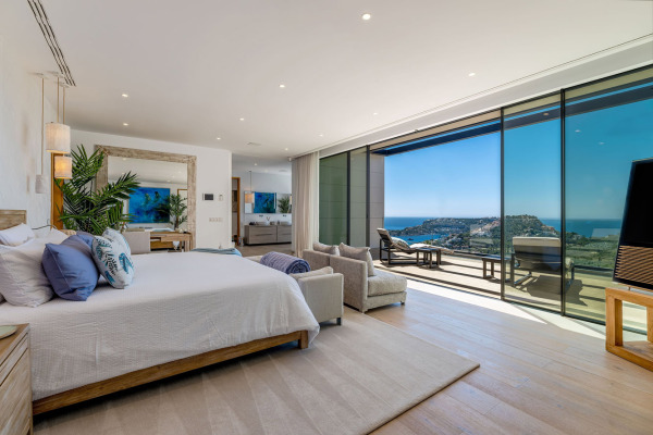 Luxus-Villenanwesen in exklusivster Lage mit spektakulärer Aussicht Bild 12