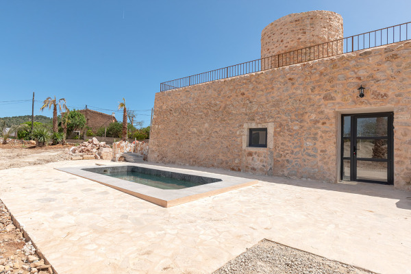 Sanierte Finca mit antiker Mühle in der Nähe von Felanitx im Südosten Bild 2