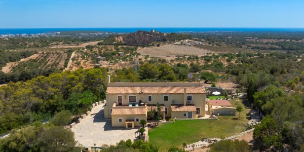 Mediterrane Finca mit traumhaftem Weitblick bis zum Meer