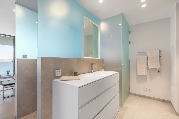 Modernes Apartment in einer luxuriösen Neubauanlage am Paseo Marítimo Bild 10