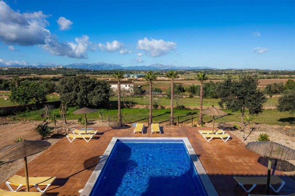 Große, neugebaute Finca mit Ferienvermietlizenz in Ariany Bild 2