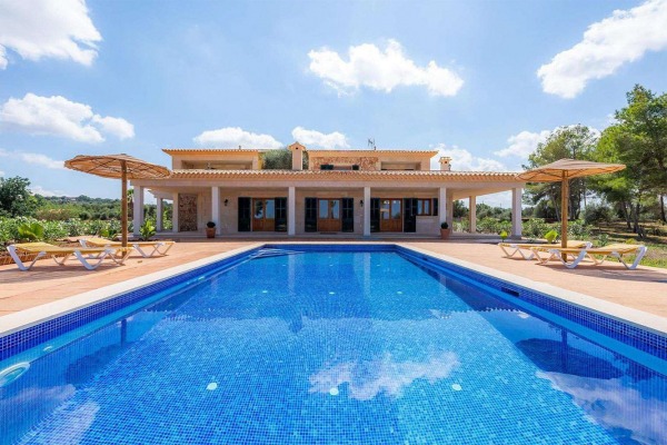 Große, neugebaute Finca mit Ferienvermietlizenz in Ariany Bild 9