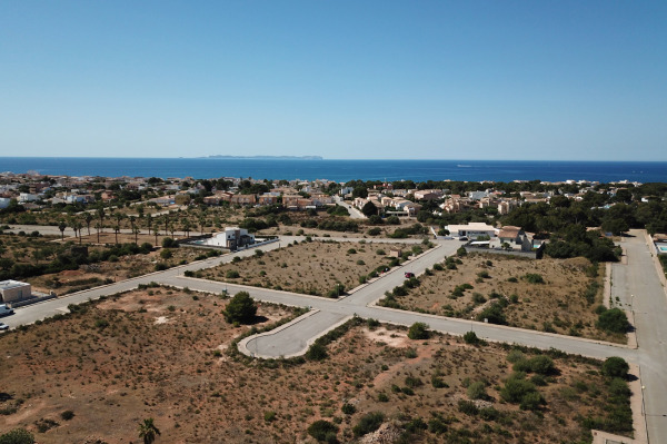 Eckgrundstück mit eingereichtem Projekt in der Siedlung Sa Pleta Bild 2