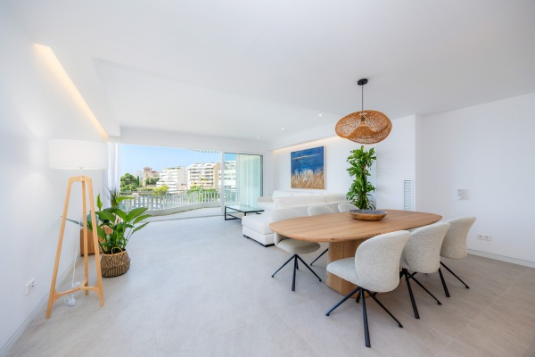 Apartment mit Blick auf das Meer und den Hafen in Can Barbara Bild 4