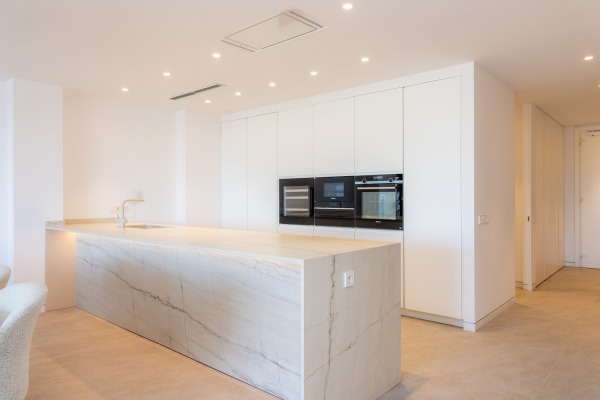 Apartment mit Blick auf das Meer und den Hafen in Can Barbara Bild 6