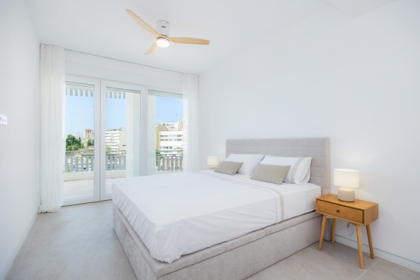 Apartment mit Blick auf das Meer und den Hafen in Can Barbara Bild 10