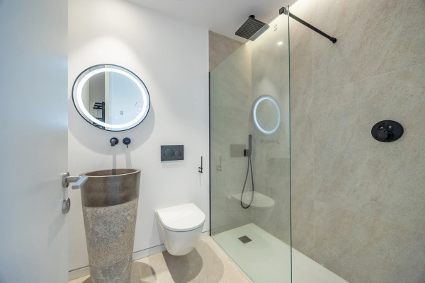 Apartment mit Blick auf das Meer und den Hafen in Can Barbara Bild 11