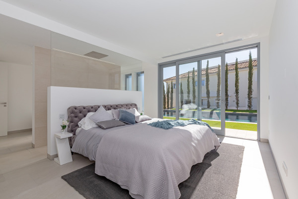 Moderne Villa in exklusiver Wohnlage mit traumhaftem Weit-Meerblick Bild 9