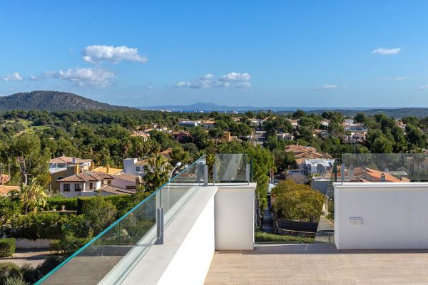 Moderne Villa in exklusiver Wohnlage mit traumhaftem Weit-Meerblick Bild 12