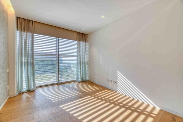 Exklusive Villa mit Meerblick in begehrter Hanglage nahe dem Yachthafen Bild 10