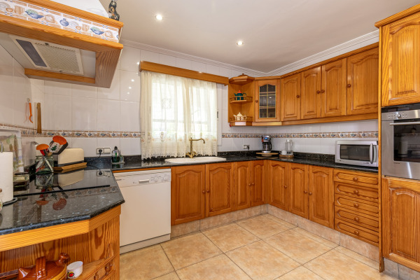 Charmante mediterrane Villa mit schönem Garten in El Toro Bild 6