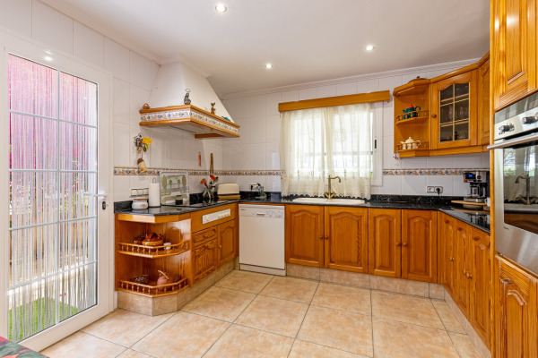 Charmante mediterrane Villa mit schönem Garten in El Toro Bild 7