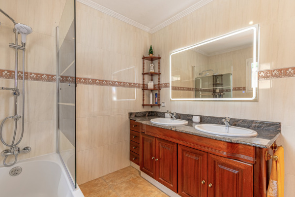 Charmante mediterrane Villa mit schönem Garten in El Toro Bild 11