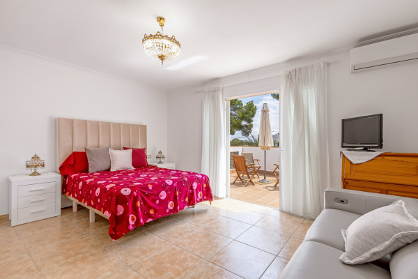 Charmante mediterrane Villa mit schönem Garten in El Toro Bild 12