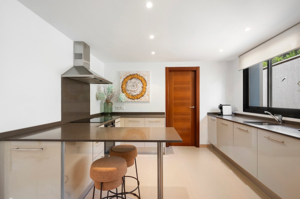 Exklusives, großzügiges Apartment nah an Strand und Golfplatz Bild 5