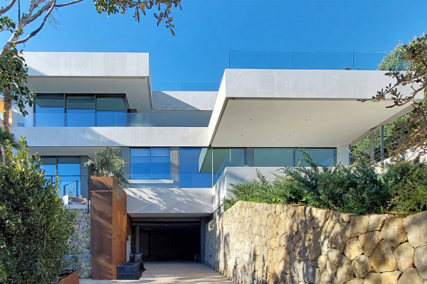 Exklusive, moderne Luxusvilla mit sensationellem Blick über die Bucht Bild 2