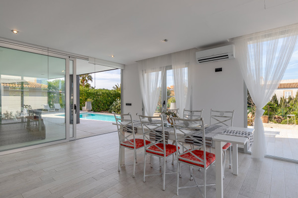 Moderne Villa mit Panoramablick bis in die Bucht von Palma Bild 7