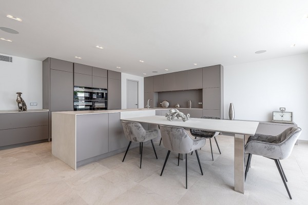 Neubau Luxusanwesen in erster Meereslinie mit direktem Meerzugang Bild 7