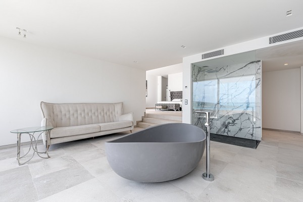 Neubau Luxusanwesen in erster Meereslinie mit direktem Meerzugang Bild 9