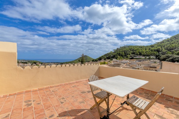 Exklusives, hochwertig saniertes Stadthaus mit Meerblick und Pool Bild 5